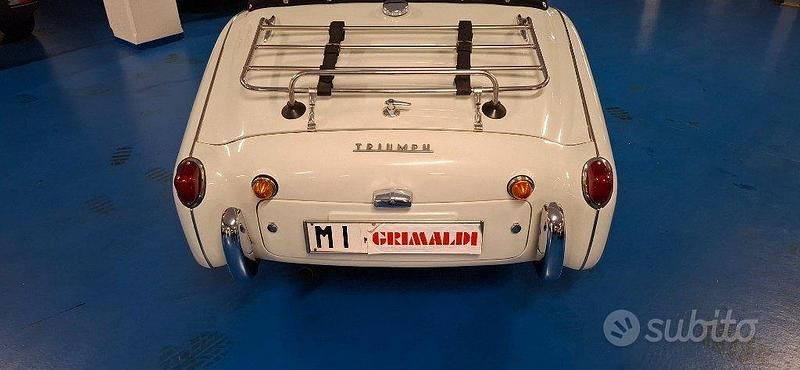 Usata Triumph TR3 101 CV (74 kW) 1960 Bianco / pastello Cabrio