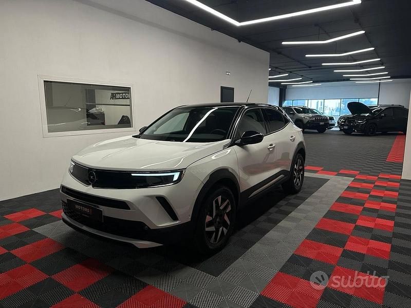 Usata Opel Mokka Elegance 131 CV (96 kW) 2023 Bianco SUV