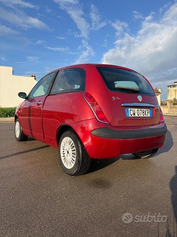 Usata Lancia Ypsilon 59 CV (43 kW) 2005 Rosso Utilitaria