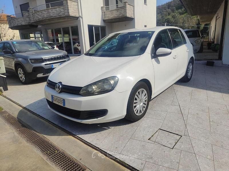 Usata VW Golf VI Comfortline 102 CV (75 kW) 2010 Bianco Utilitaria