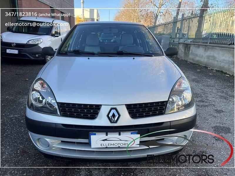 Usata Renault Clio II 60 CV (44 kW) 2003 Grigio Berlina