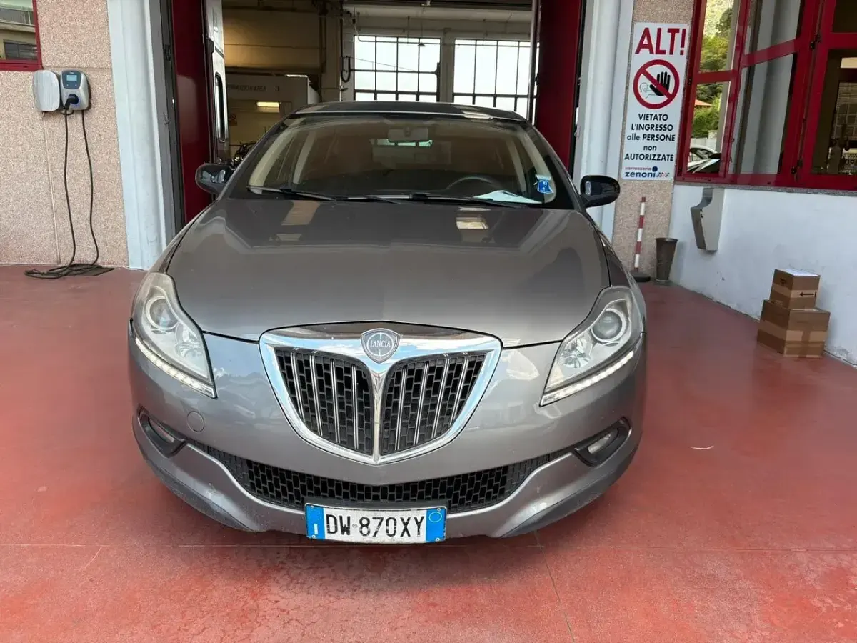Usata Lancia Delta 120 CV (88 kW) 2009 Argento Utilitaria