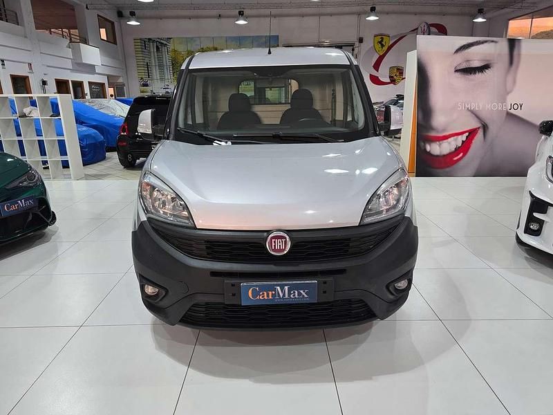 Usata Fiat Doblò 105 CV (77 kW) 2016 Grigio Monovolume