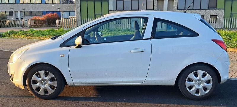Usata Opel Corsa Edition 80 CV (58 kW) 2009 Bianco Utilitaria