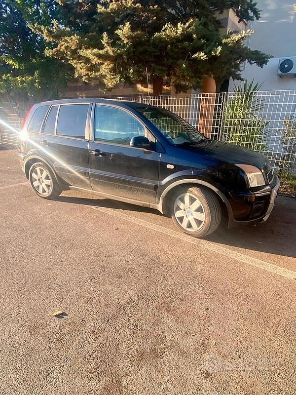 Usata Ford Fusion Titanium 90 CV (66 kW) 2008 Nero Berlina
