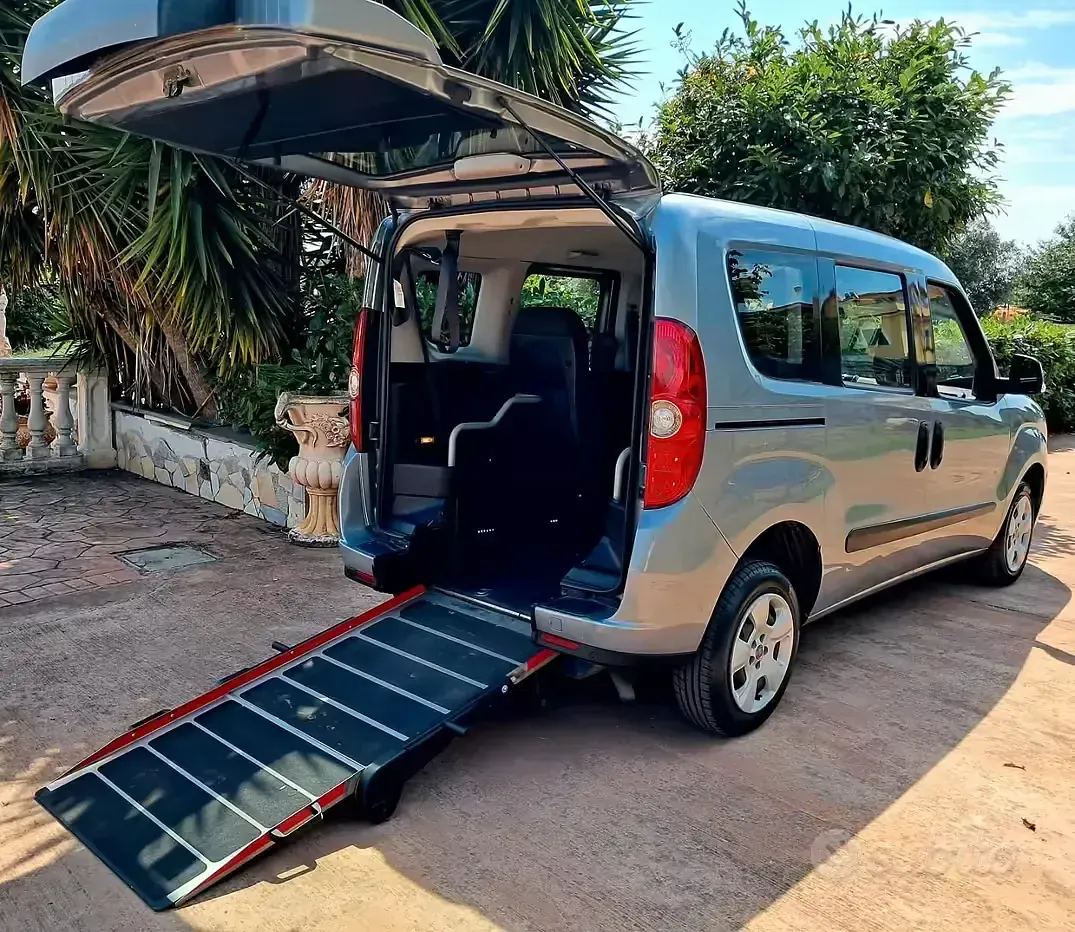 Usata Fiat Doblò 105 CV (77 kW) 2012 Monovolume