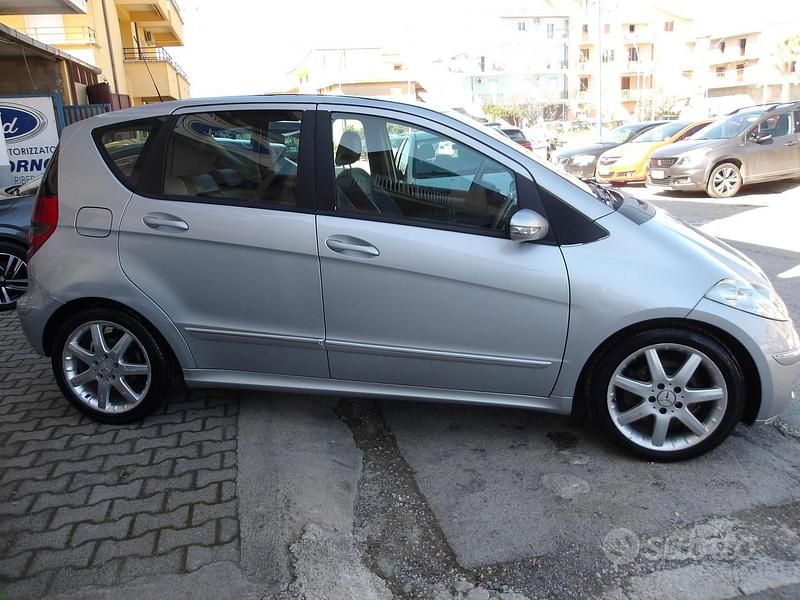 Usata Mercedes A200 Elegance 140 CV (102 kW) 2005 Rosso Berlina
