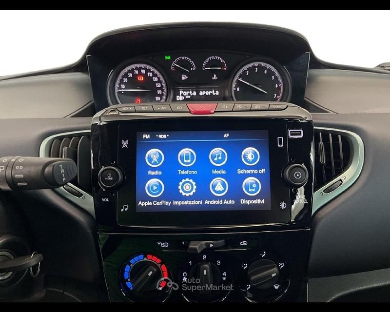 Usata Lancia Ypsilon 69 CV (50 kW) 2023 Grigio Utilitaria