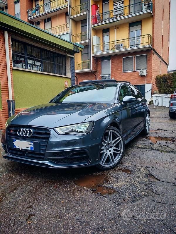 Grigio Usata 2016 Audi S3 Tre volumi | 26.000 € (Buon prezzo) - Immagine 1/4
