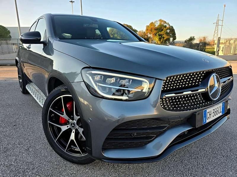 Grigio Usata 2022 Mercedes GLC300e Premium Plus Coupé | 48.900 € (Buon prezzo) - Immagine 1/4