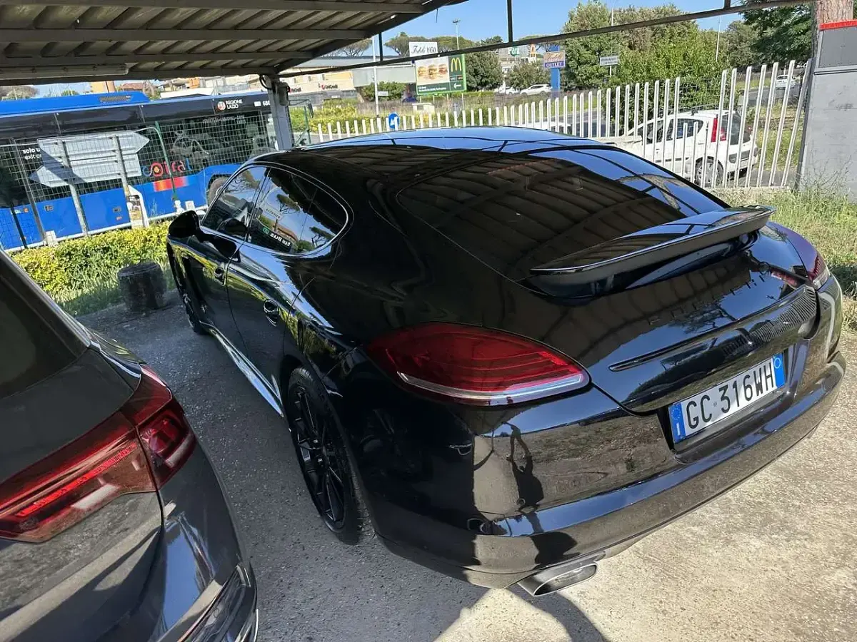 Usata Porsche Panamera Platinum Edition 250 CV (183 kW) 2013 Nero Utilitaria