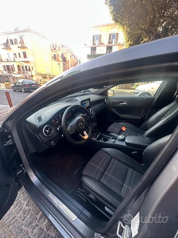 Grigio Usata 2016 Mercedes 200 SUV | 11.900 € - Immagine 1/4