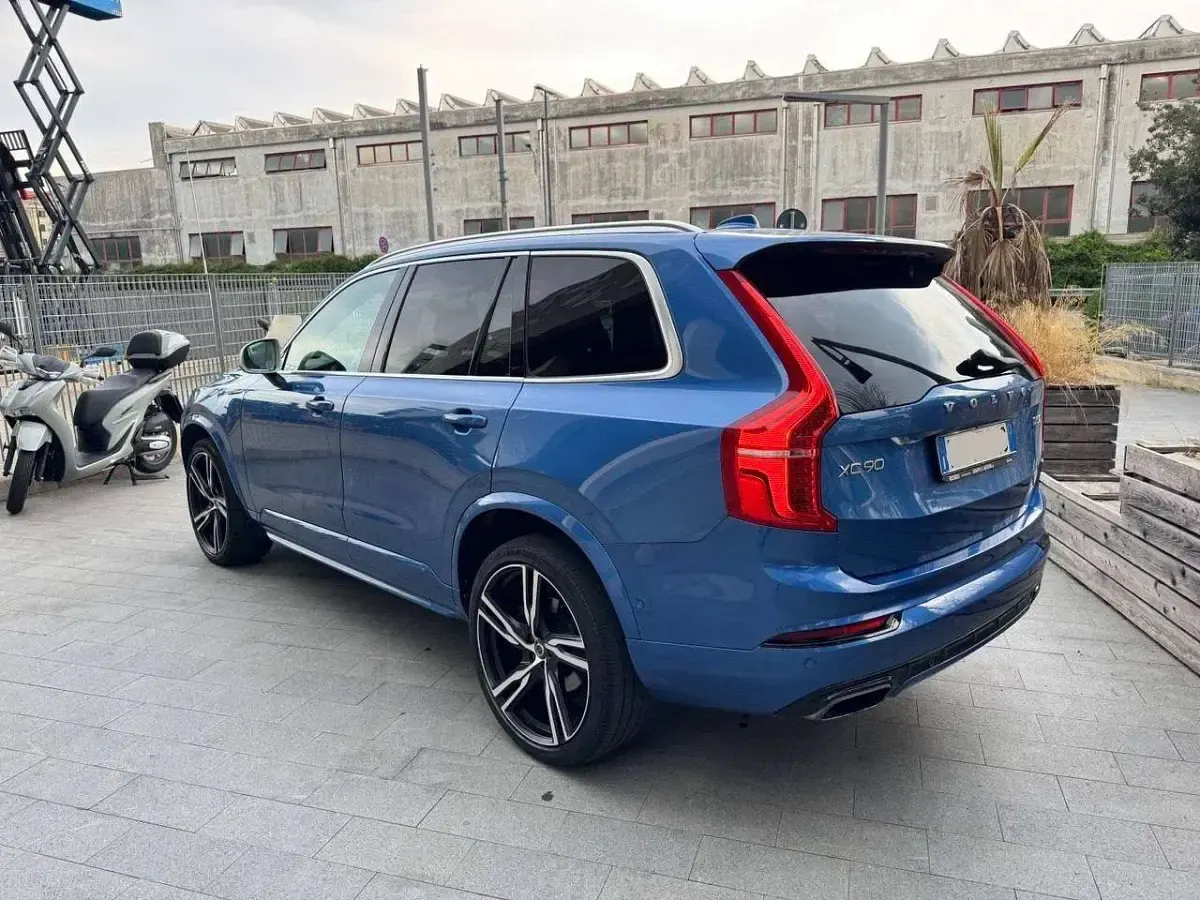 Usata Volvo XC90 R-Design 235 CV (172 kW) 2017 Bursting blue SUV