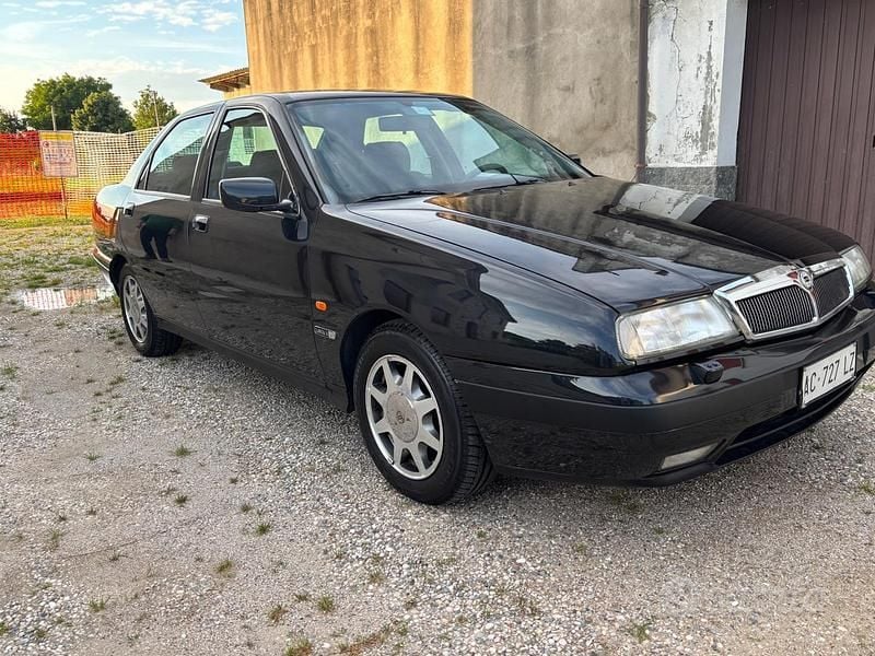 Usata Lancia Kappa 145 CV (106 kW) 1994 Blu/azzurro Berlina