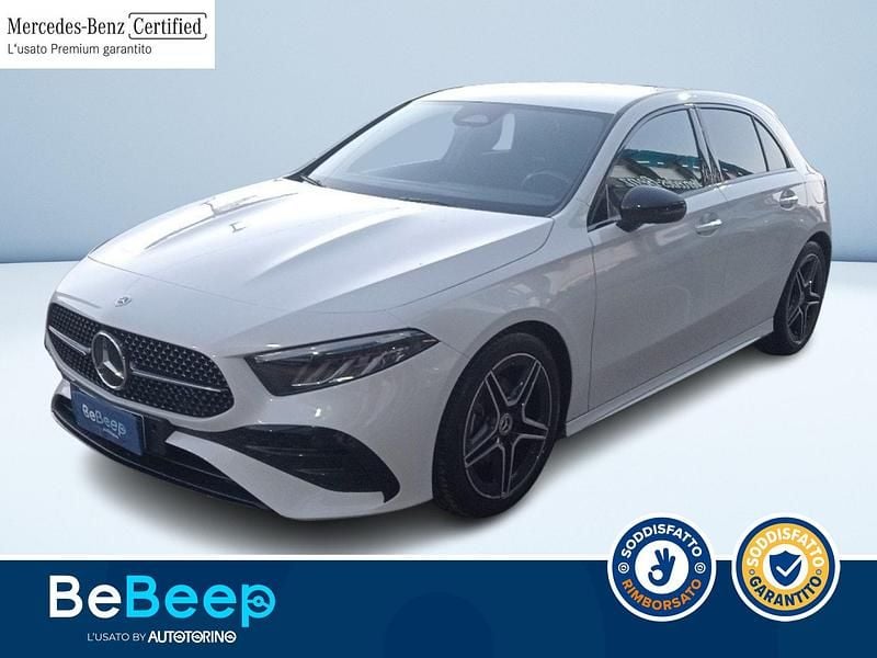Bianco metallizzato Usata 2023 Mercedes A180 Advanced Plus Tre volumi | 30.500 € (Buon prezzo) - Immagine 1/4