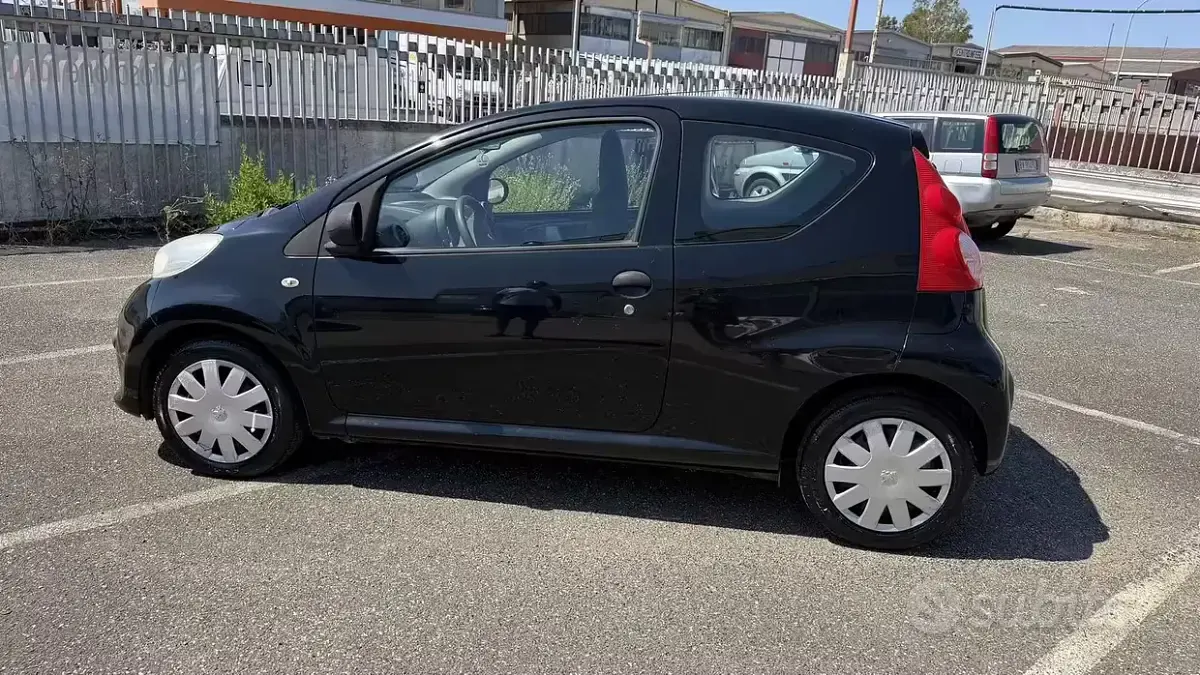 Usata Peugeot 107 68 CV (50 kW) 2008 Utilitaria