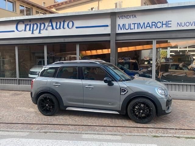 Grigio Usata 2018 Mini Cooper SD Countryman Hype SUV | 22.800 € (Cara) - Immagine 1/4