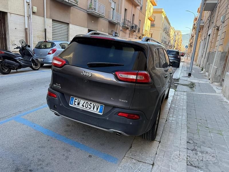Occasion Jeep Cherokee 170 ch (125 kW) 2014 Gris SUV