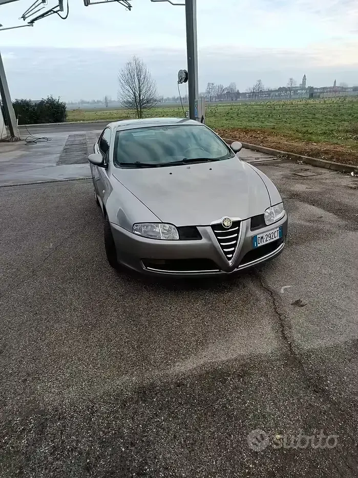 Usata Alfa Romeo GT 150 CV (110 kW) 2007 Grigio Coupé