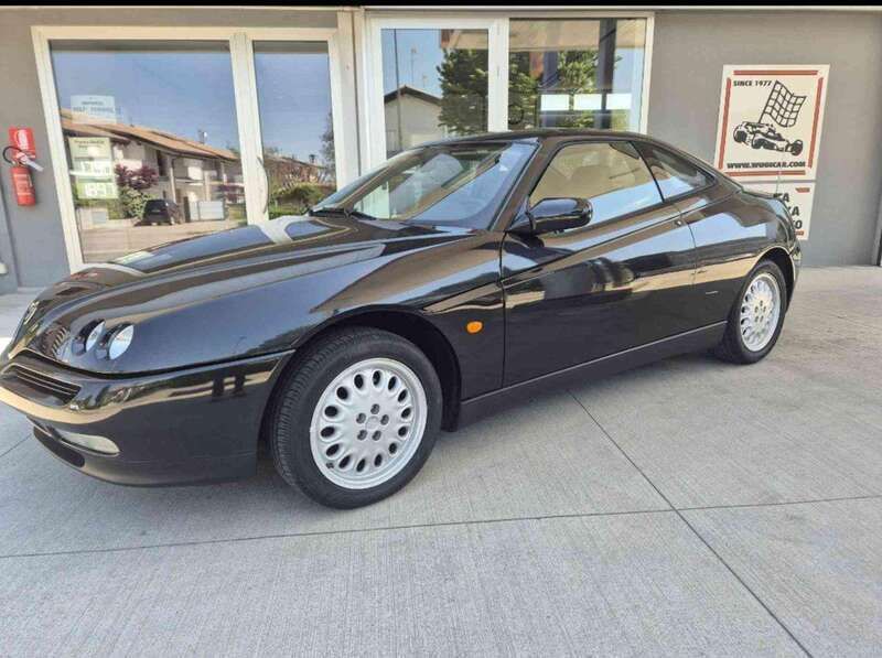 Usata Alfa Romeo GTV 150 CV (110 kW) 1997 Nero Coupé