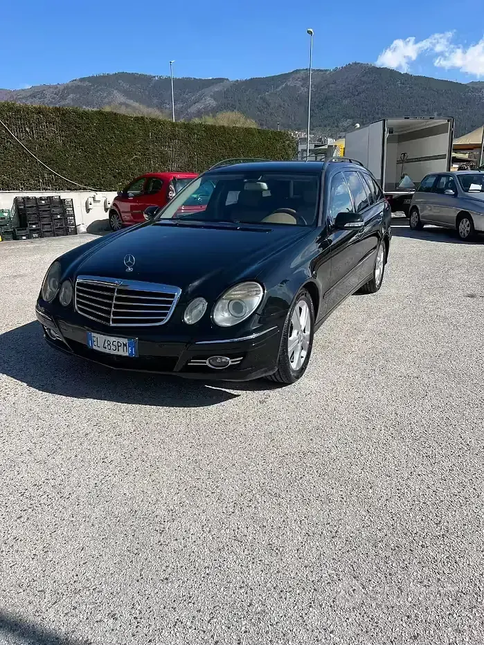 Usata Mercedes E320 147 CV (108 kW) 2006 Berlina
