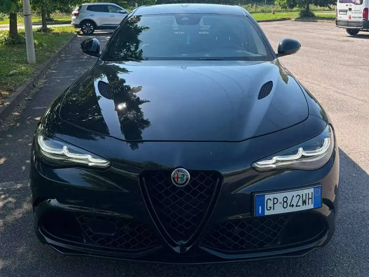 Usata Alfa Romeo Giulia Quadrifoglio 519 CV (381 kW) 2024 Nero Berlina