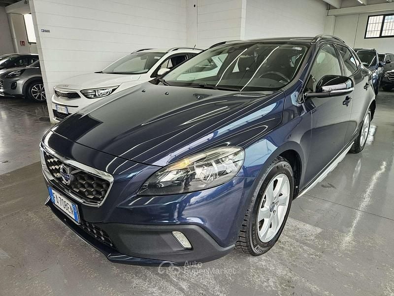 Usata Volvo V40 CC Summum 114 CV (83 kW) 2015 Blu Station wagon