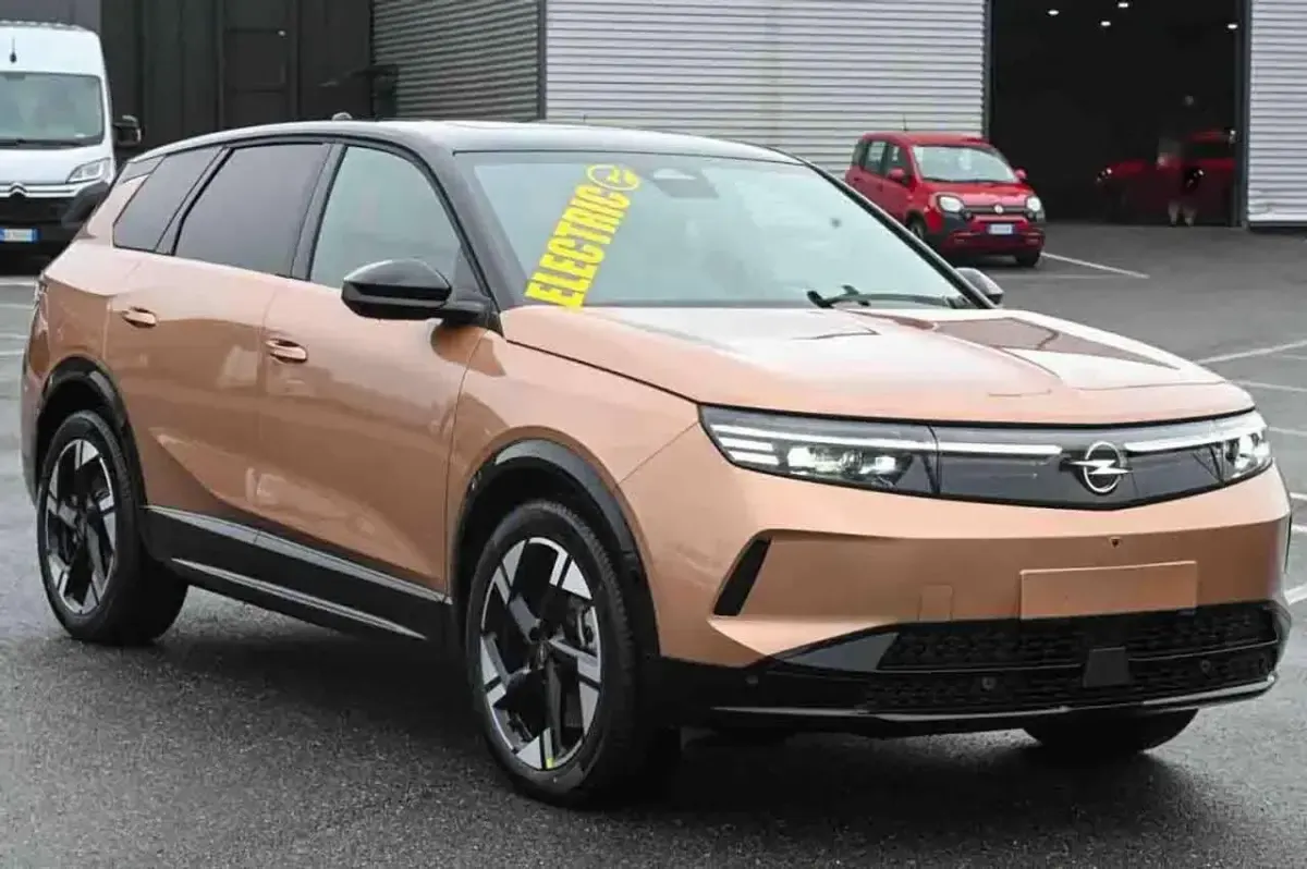 Nuova Opel Grandland Electric 156 kW (213 CV) 2026 Bronzo SUV