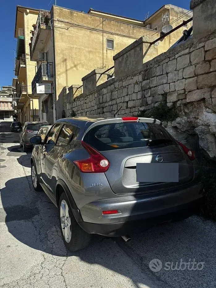 Usata Nissan Juke 115 CV (84 kW) 2011 Grigio SUV