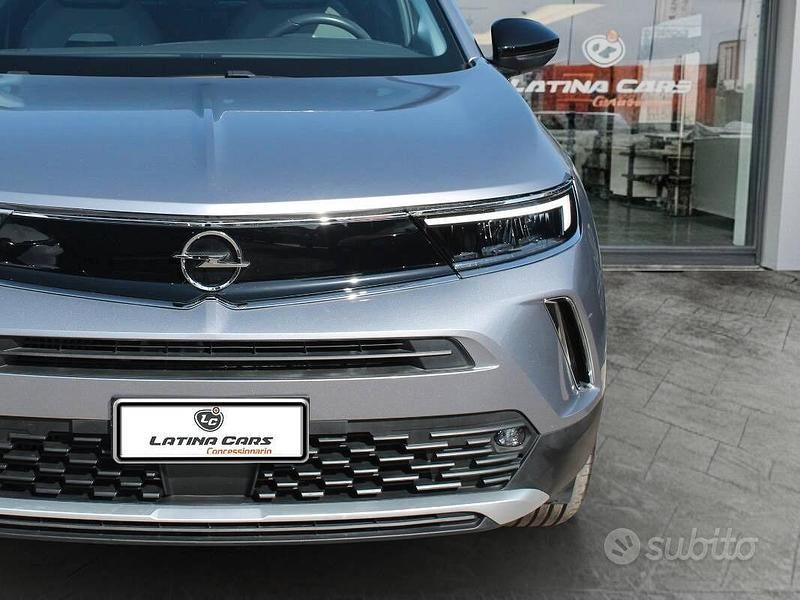 Usado Opel Mokka Elegance 101 CV (74 kW) 2022 Gris SUV