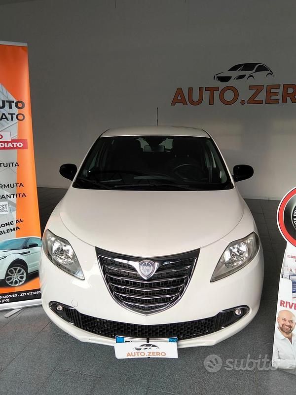 Usata Lancia Ypsilon Gold 95 CV (69 kW) 2012 Bianco Utilitaria