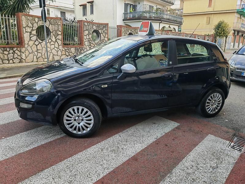 Usata Fiat Grande Punto 77 CV (56 kW) 2011 Blu Utilitaria