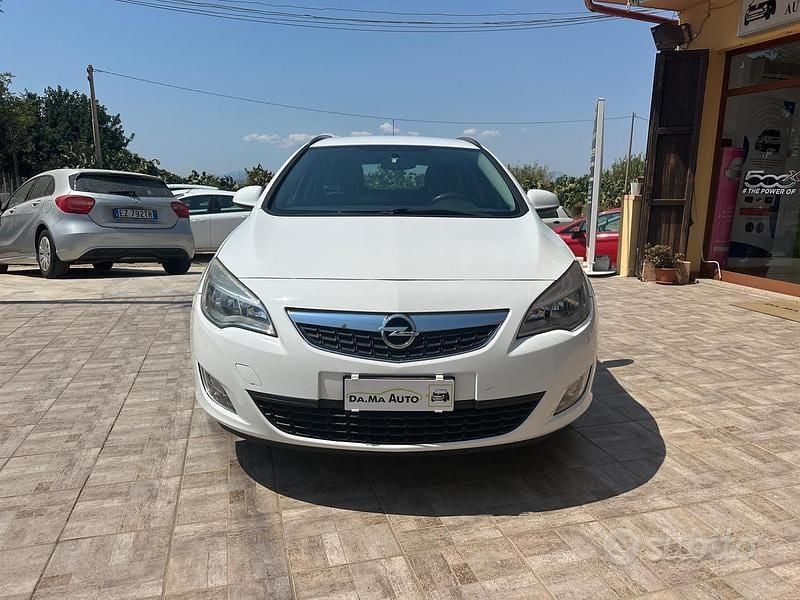 Usata Opel Astra Cosmo 125 CV (91 kW) 2012 Bianco Station wagon