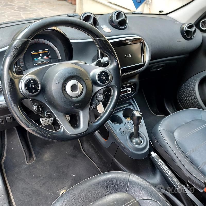 Usata Smart ForFour 2018 Nero Utilitaria
