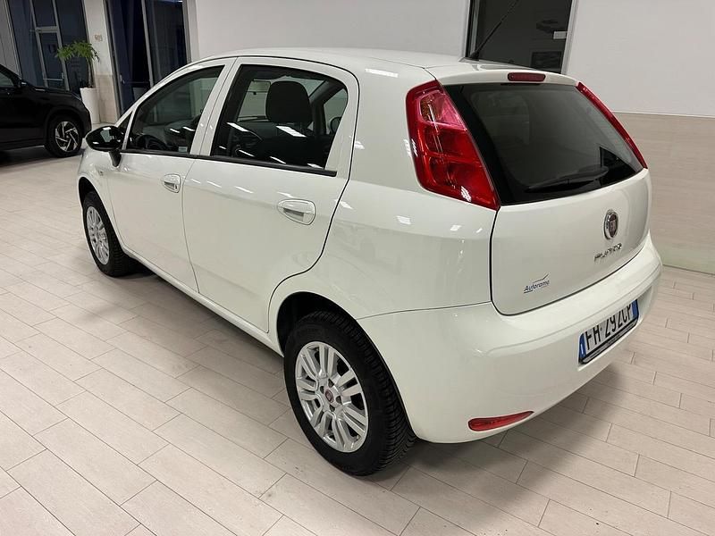 Usata Fiat Punto Street 69 CV (50 kW) 2017 Bianco Utilitaria