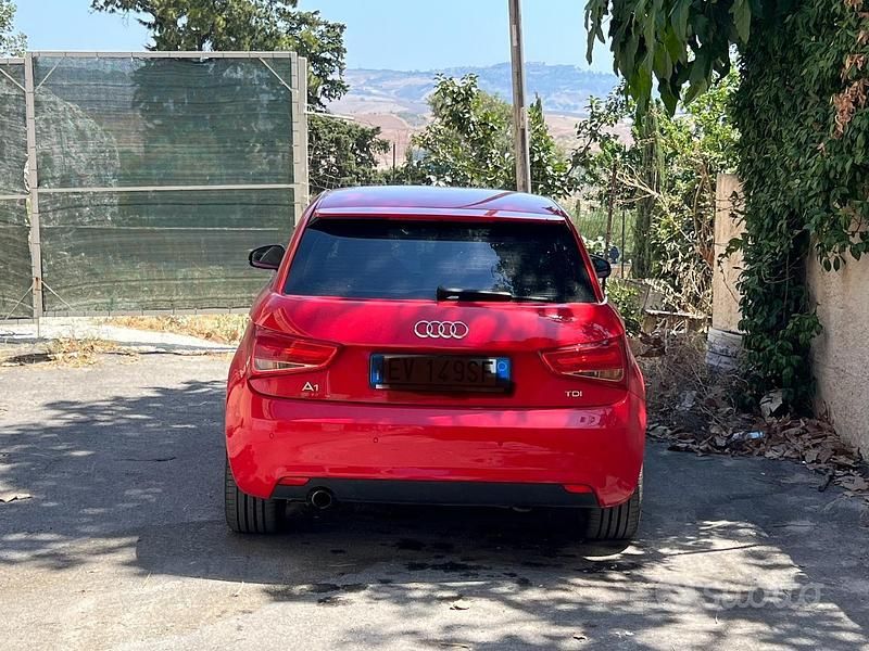 Usata Audi A1 90 CV (66 kW) 2014 Rosso Utilitaria