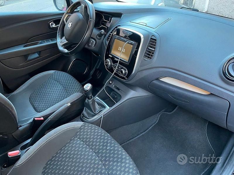 Usata Renault Captur 90 CV (66 kW) 2019 Nero SUV