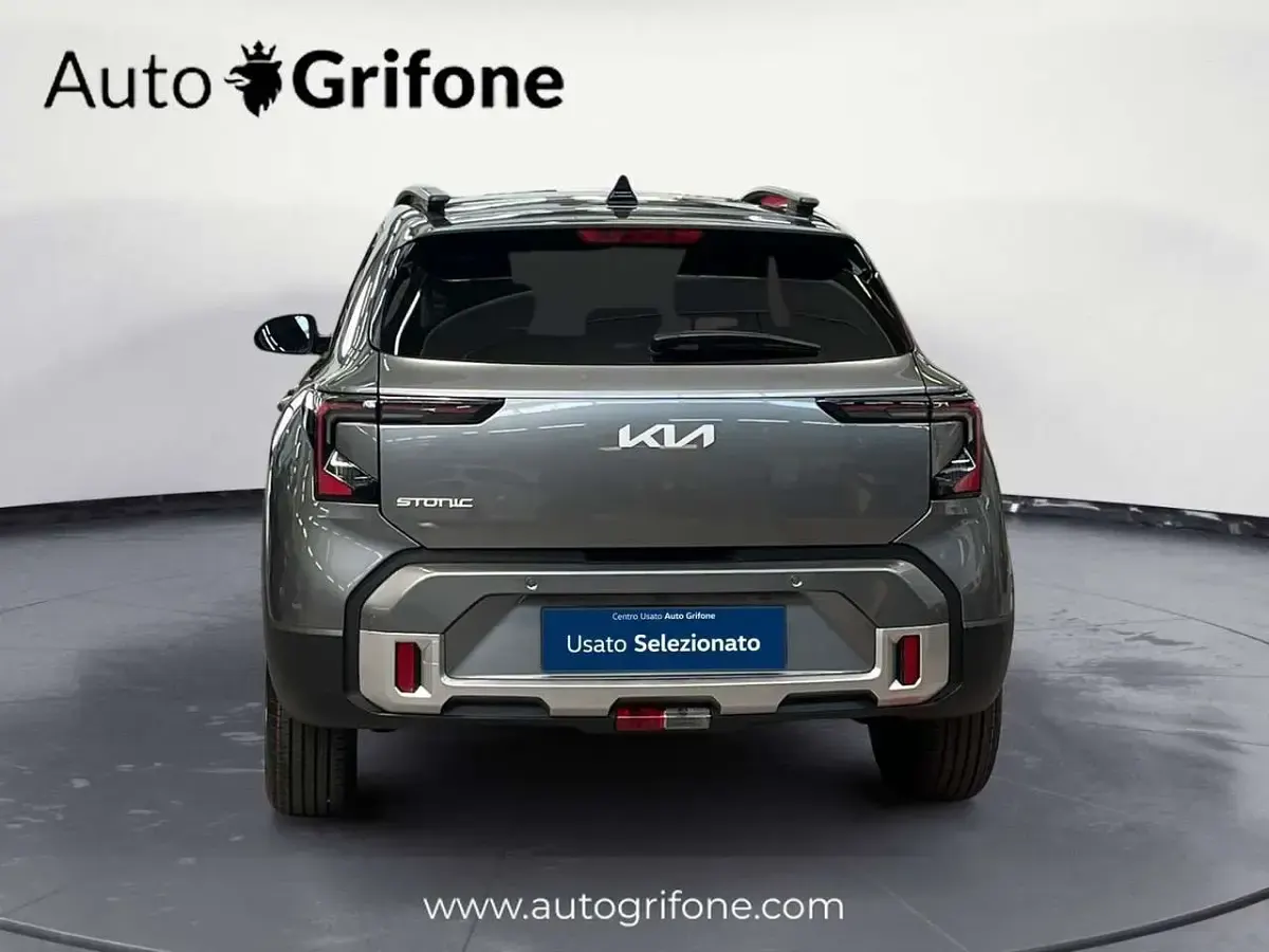 Nuova Kia Stonic Style 101 CV (74 kW) 2026 Grigio SUV