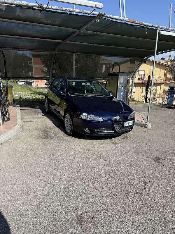 Usata Alfa Romeo 147 120 CV (88 kW) 2008 Blu Utilitaria