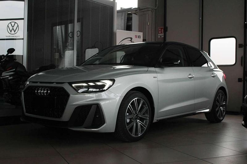 Nuova Audi A1 Sportback S-Line 116 CV (85 kW) 2026 Argento cavo / nero Utilitaria
