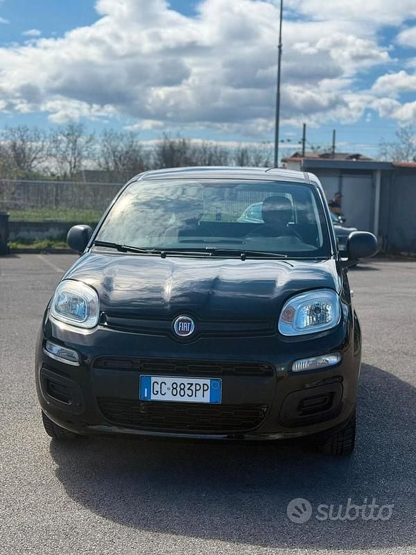 Usata Fiat Panda Lounge 69 CV (50 kW) 2020 Nero Utilitaria