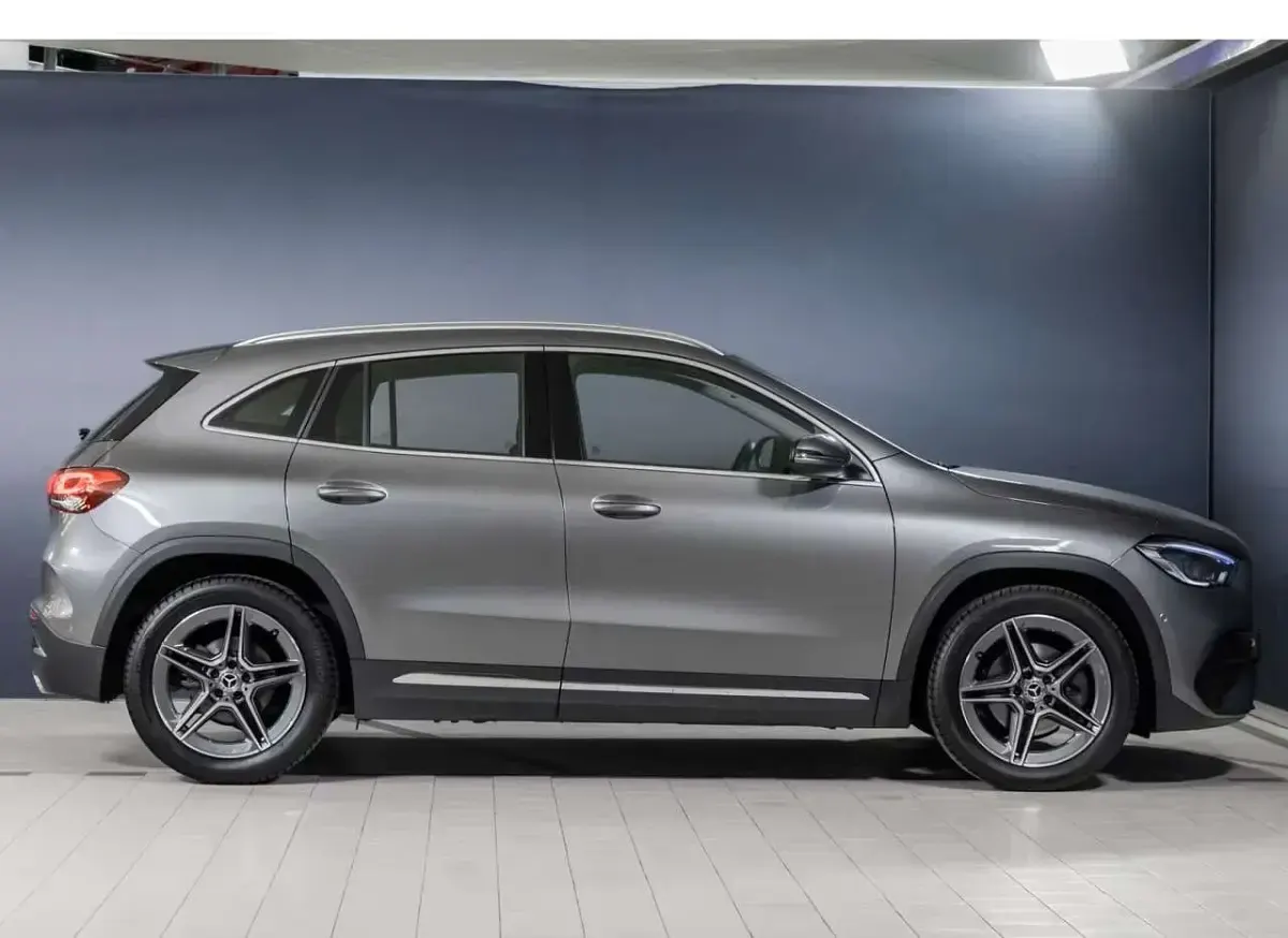Usata Mercedes GLA200 Premium 163 CV (119 kW) 2022 Grigio SUV