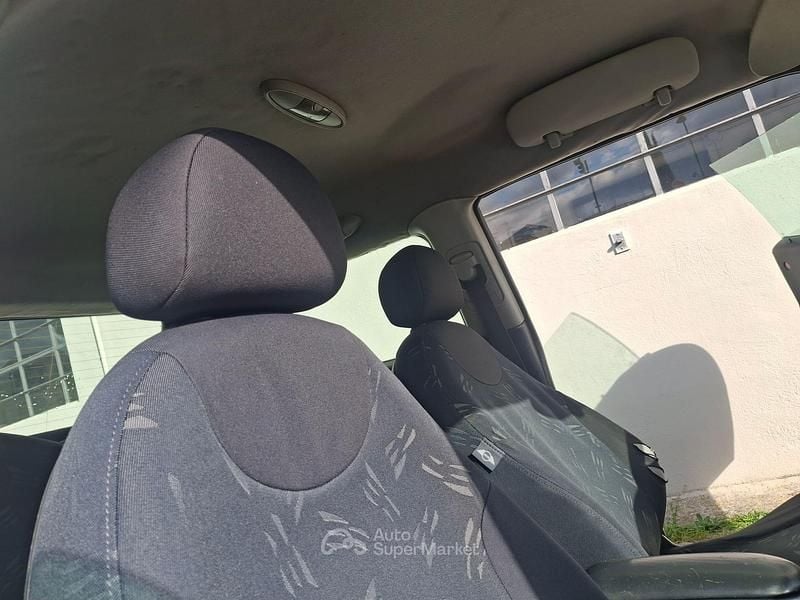 Usata Mini ONE 75 CV (55 kW) 2005 Argento Utilitaria