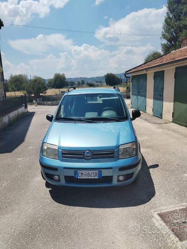Usata Fiat Punto 80 CV (58 kW) 2004 Utilitaria