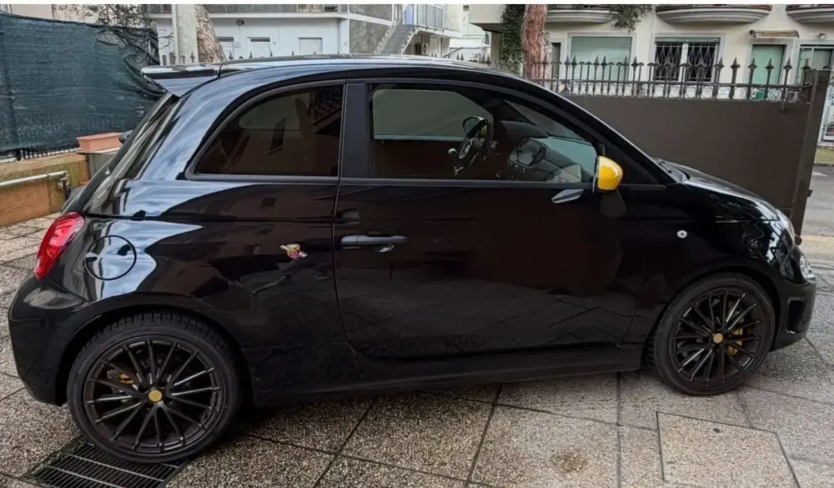 Usata Abarth 695C Competizione 179 CV (131 kW) 2024 Nero Cabrio