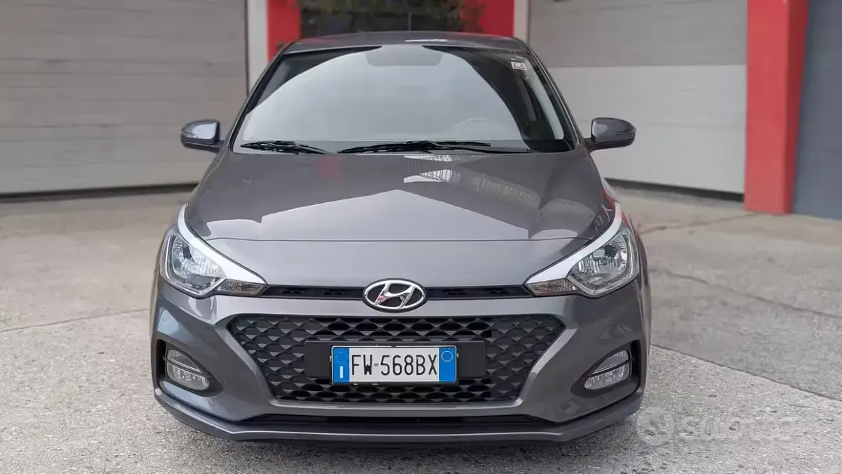 Usata Hyundai i20 75 CV (55 kW) 2019 Grigio Utilitaria