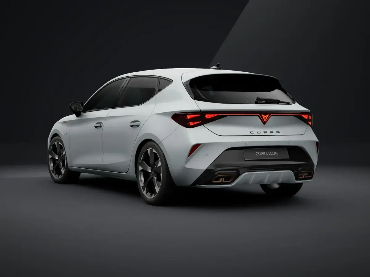 Nuova Cupra Leon 204 CV (150 kW) 2026 Bianco nevada Berlina
