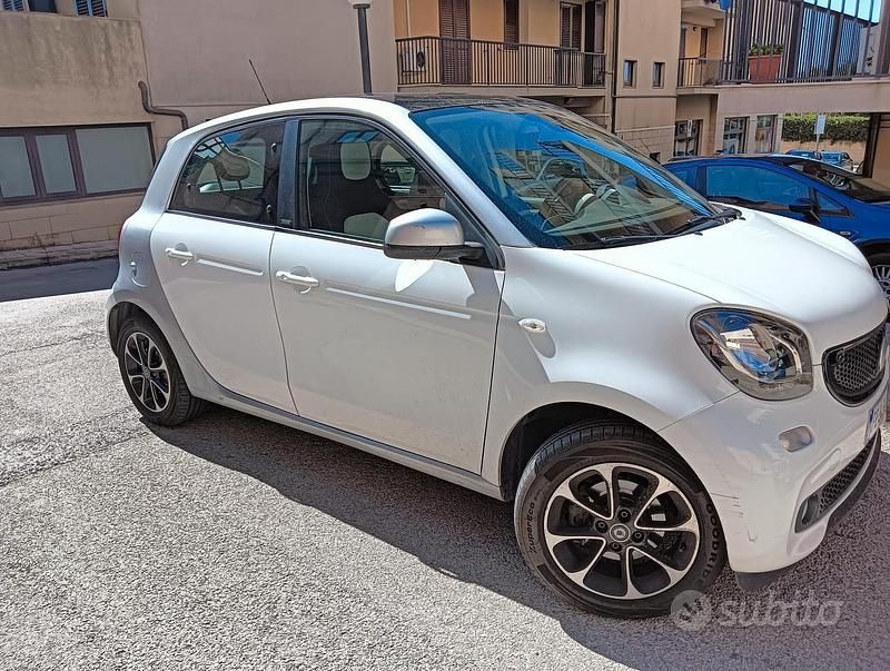 Usata 2016 Smart ForFour Passion Due volumi | 8400 € (Super prezzo) - Immagine 1/4