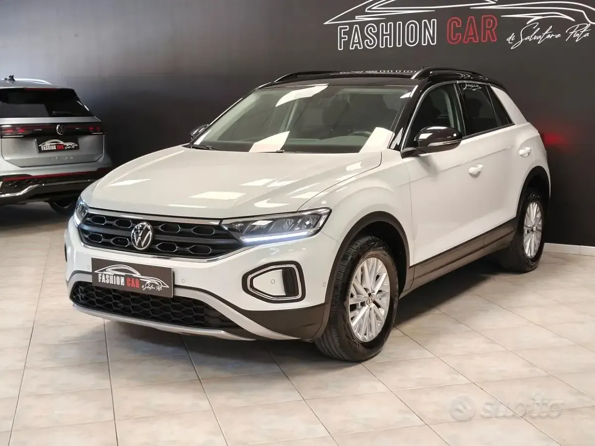 Usata VW T-Roc Life 116 CV (85 kW) 2023 Bianco SUV