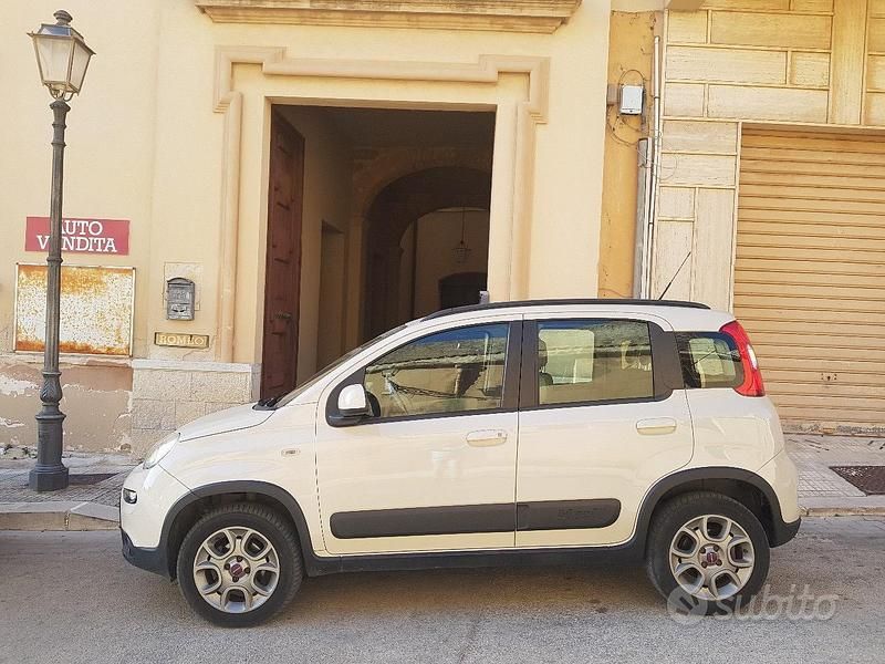Usata Fiat Panda 4x4 S 80 CV (58 kW) 2013 Marrone Utilitaria